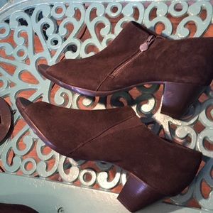 Munro comfort suede bootie